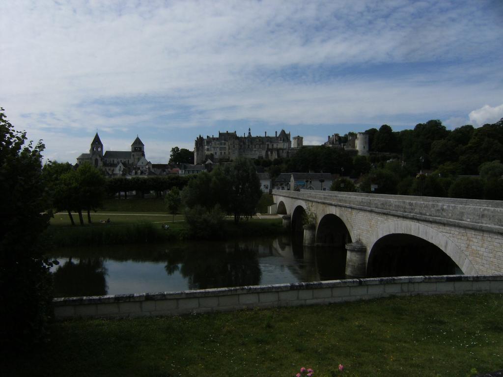 La Chaussee Des Ponts Noyers-sur-Cher Δωμάτιο φωτογραφία